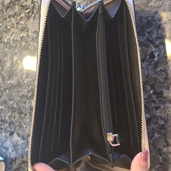 Kate Spade Zip Around Large Wallet - Picture 2 of 4